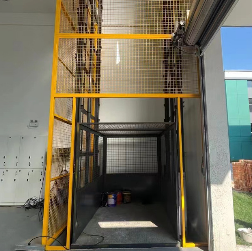 浔阳导轨式升降机助力物流园破解运输难题